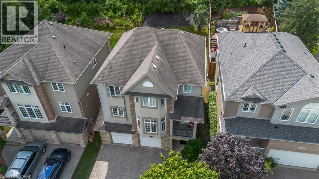 563 Woolgrass Avenue, Waterloo, ON - Outdoor With Facade
