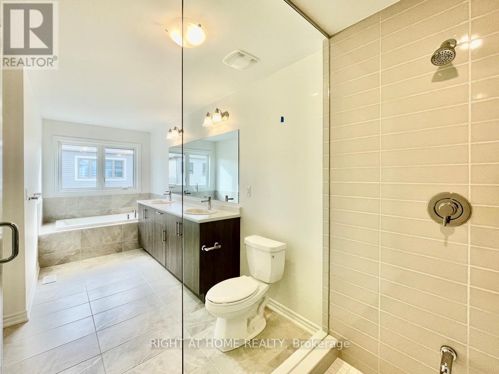 64 Gemini Drive, Barrie, ON - Indoor Photo Showing Bathroom
