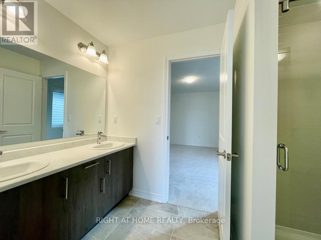 64 Gemini Drive, Barrie, ON - Indoor Photo Showing Bathroom