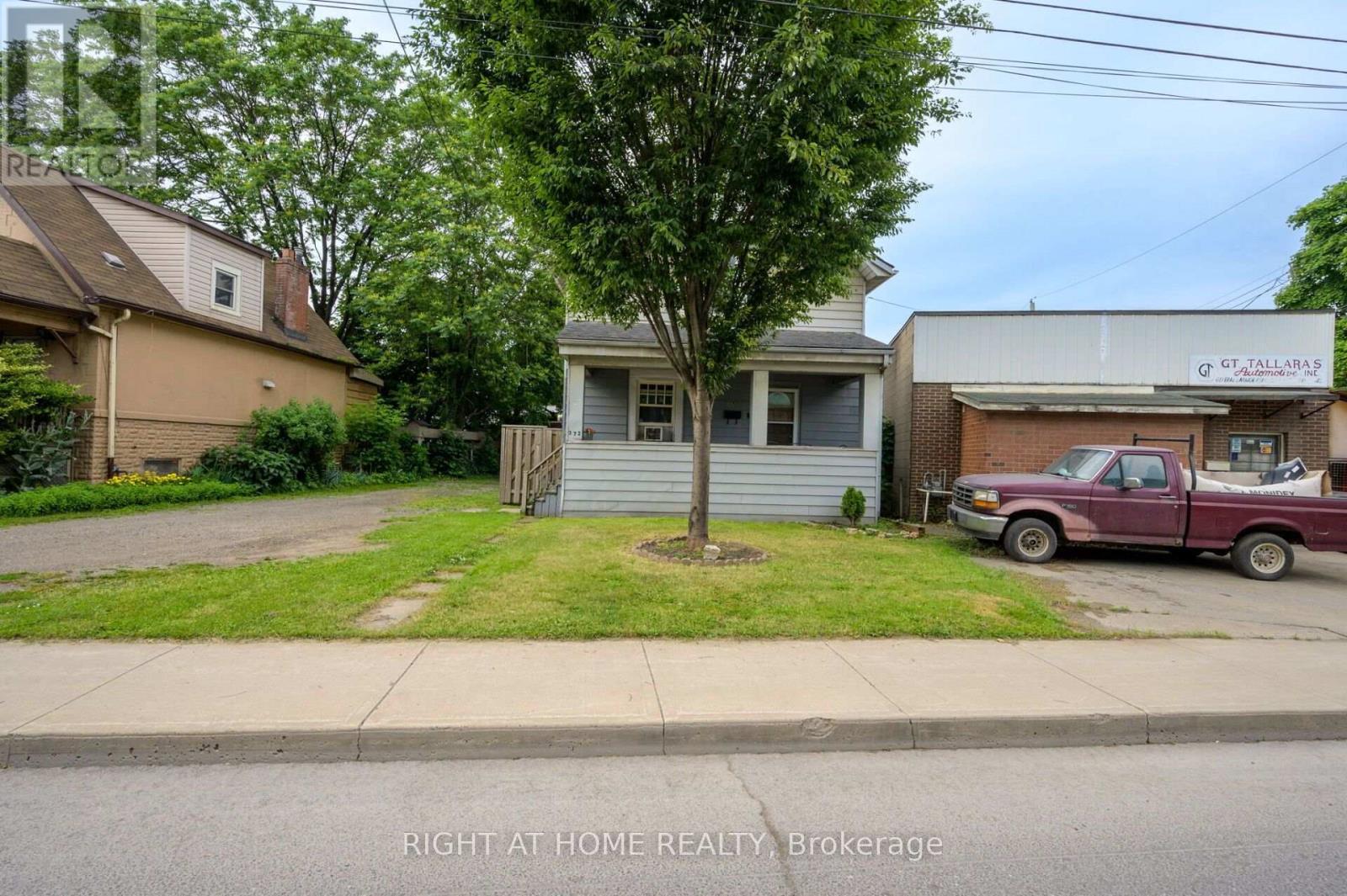 372 Beach Road, Hamilton, ON - Outdoor