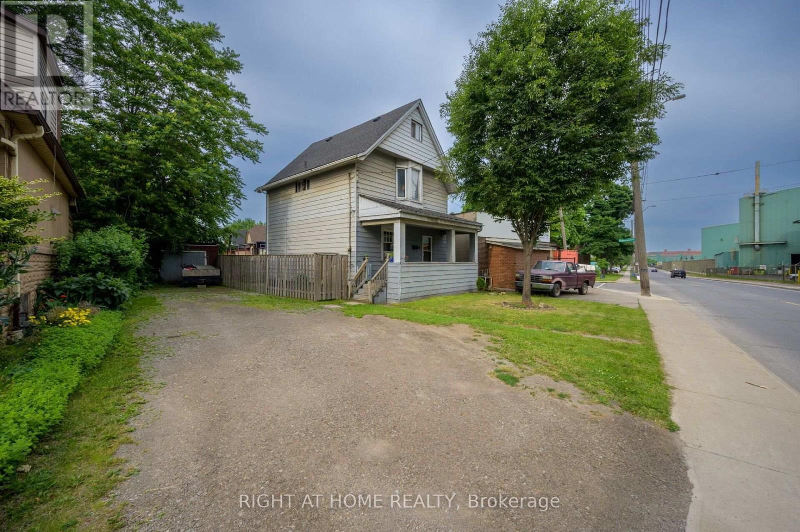 372 Beach Road, Hamilton, ON - Outdoor