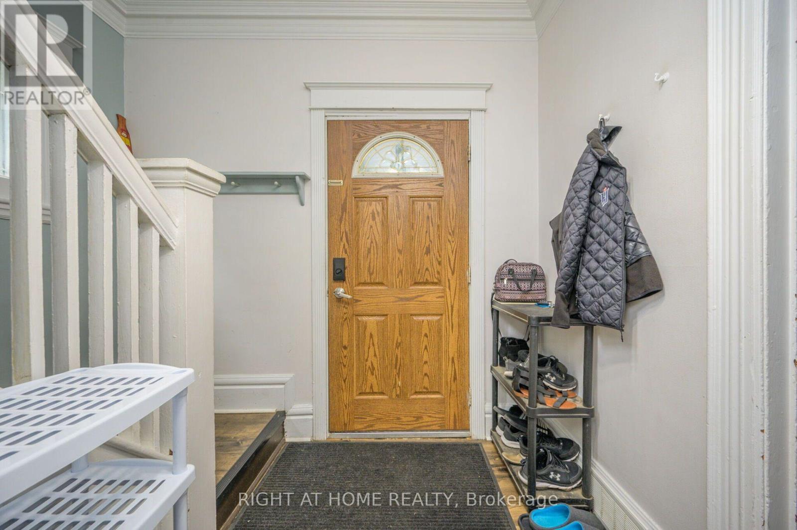 372 Beach Road, Hamilton, ON - Indoor Photo Showing Other Room