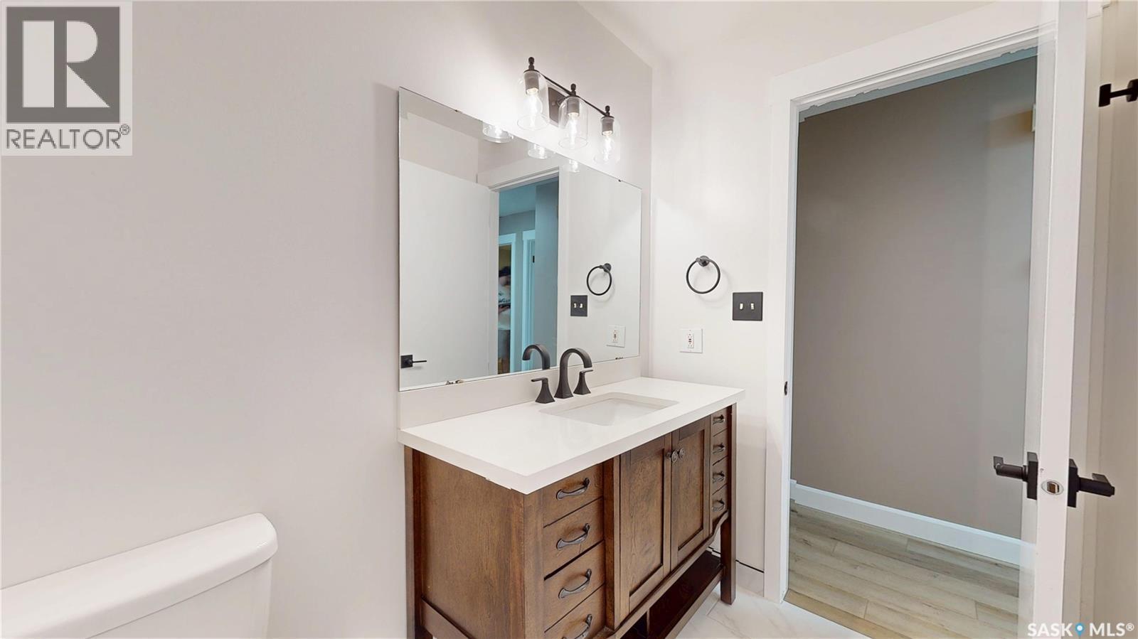 155 Wells Street, Regina, SK - Indoor Photo Showing Bathroom