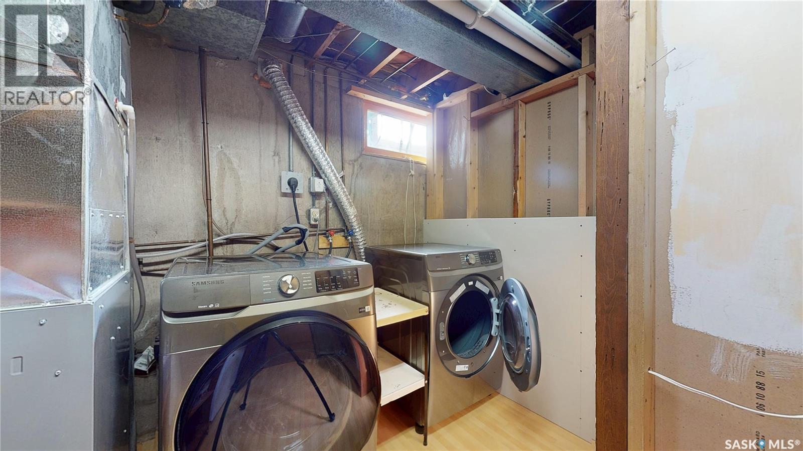 155 Wells Street, Regina, SK - Indoor Photo Showing Laundry Room
