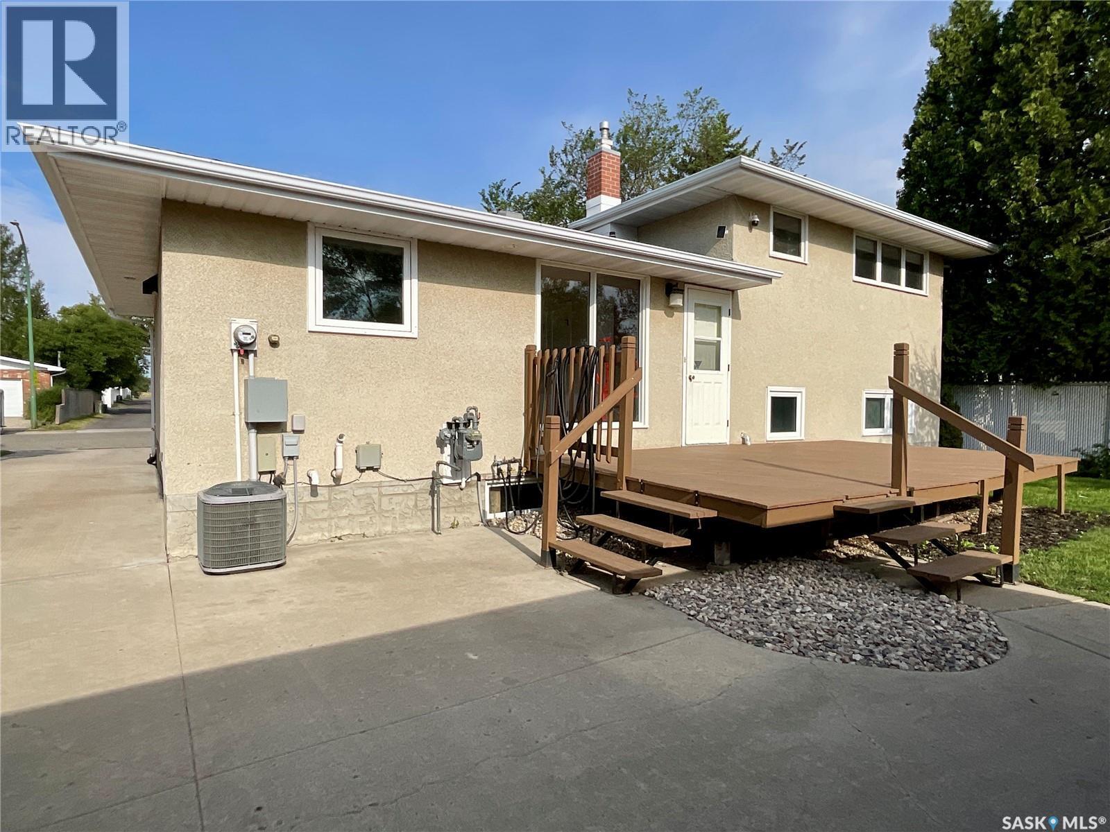 155 Wells Street, Regina, SK - Outdoor With Exterior
