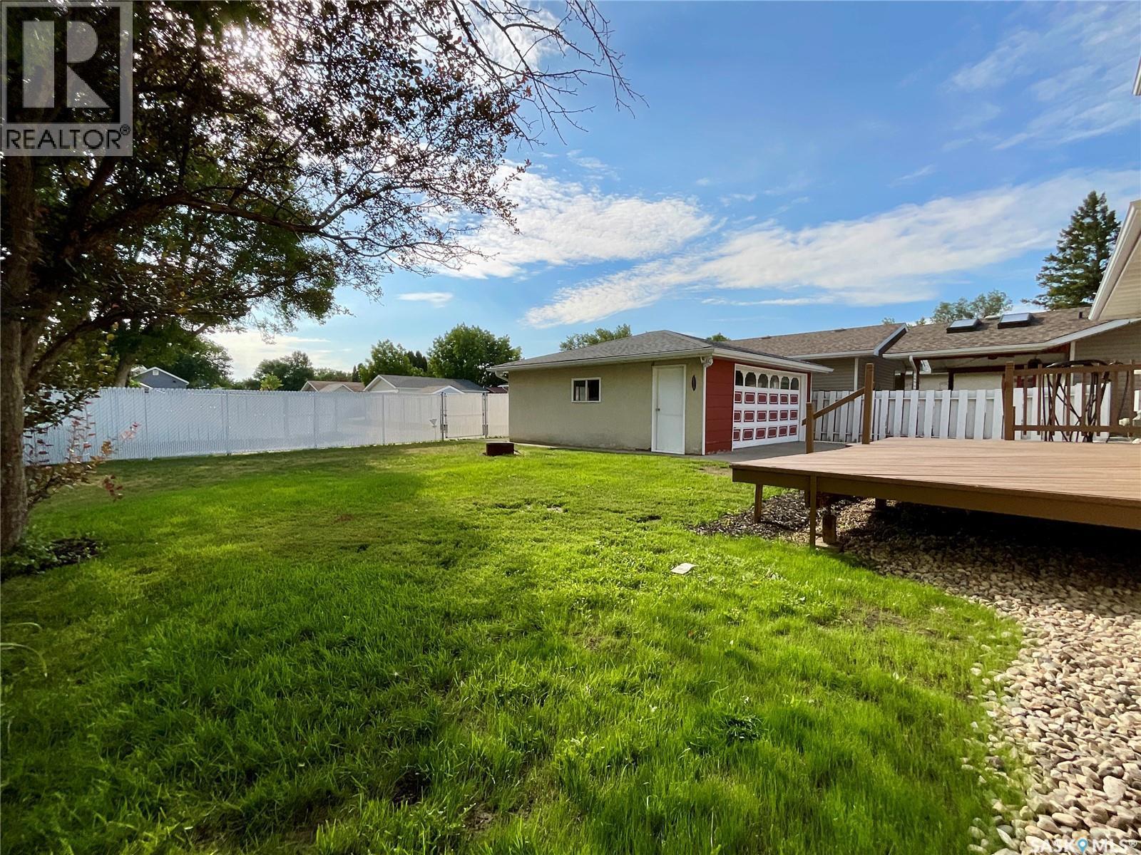 155 Wells Street, Regina, SK - Outdoor With Deck Patio Veranda