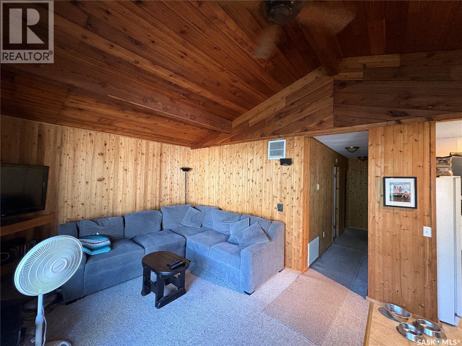 9 Hunter Bay, Fishing Lake, SK - Indoor
