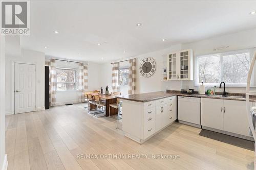 1019 Beach Boulevard, Hamilton, ON - Indoor Photo Showing Kitchen