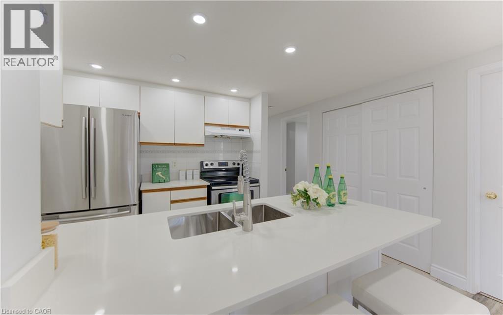 45 Cedarhill Crescent Unit# 5A, Kitchener, ON - Indoor Photo Showing Kitchen With Upgraded Kitchen