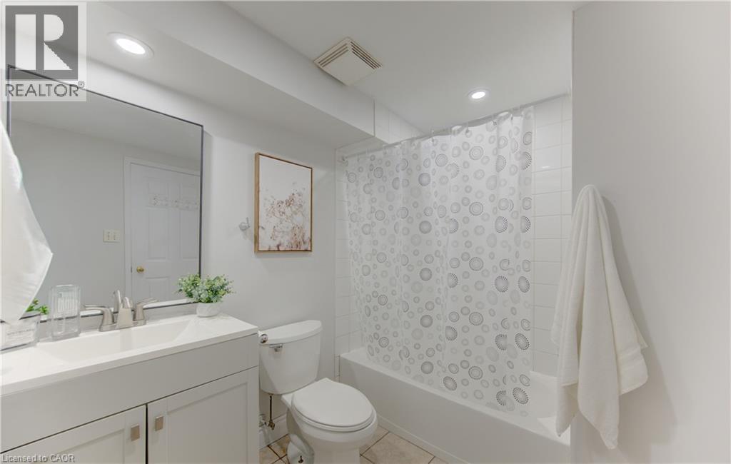 45 Cedarhill Crescent Unit# 5A, Kitchener, ON - Indoor Photo Showing Bathroom