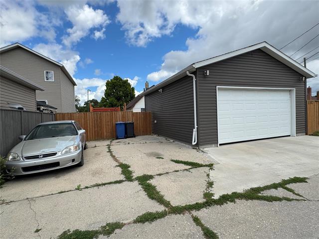 1182 Pritchard Ave, Winnipeg, MB - Outdoor With Exterior