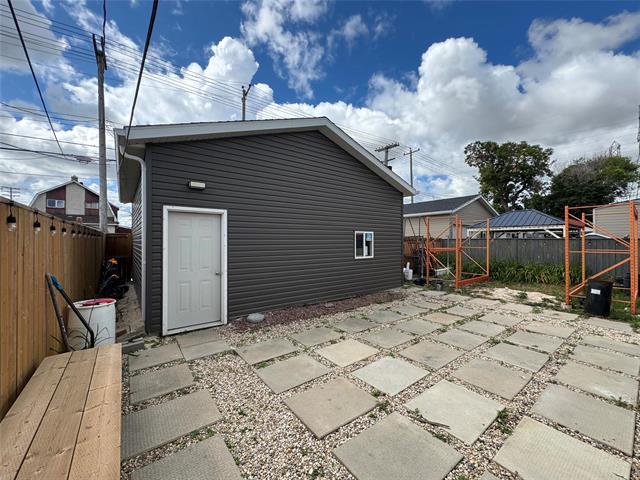 1182 Pritchard Ave, Winnipeg, MB - Outdoor