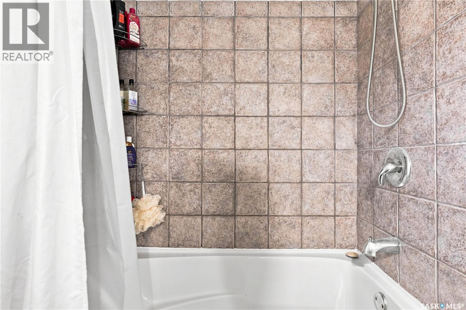 13 Anderson Avenue, Regina, SK - Indoor Photo Showing Bathroom