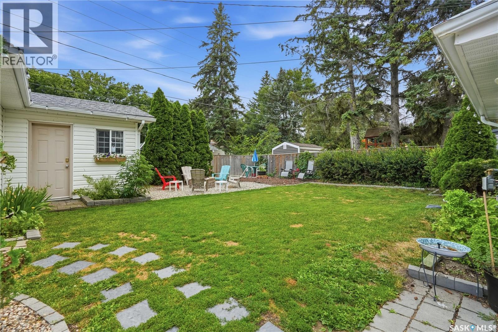 13 Anderson Avenue, Regina, SK - Outdoor