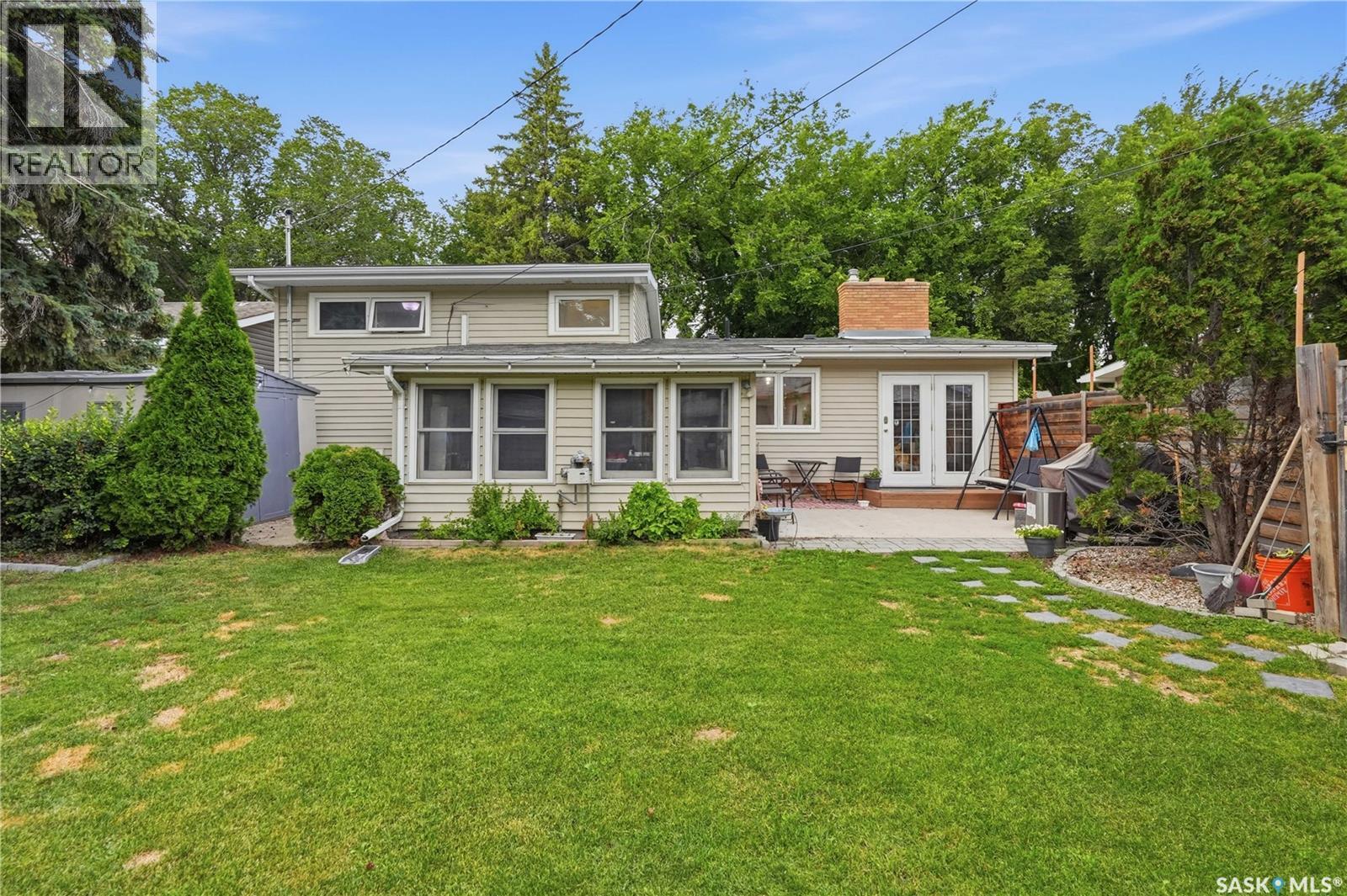 13 Anderson Avenue, Regina, SK - Outdoor With Facade