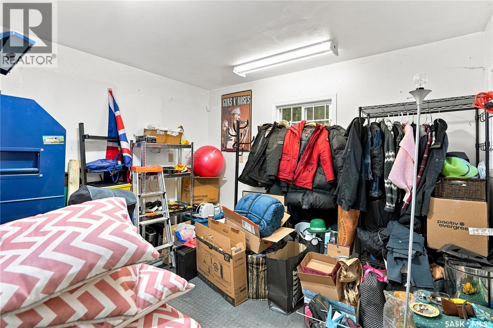 13 Anderson Avenue, Regina, SK - Indoor