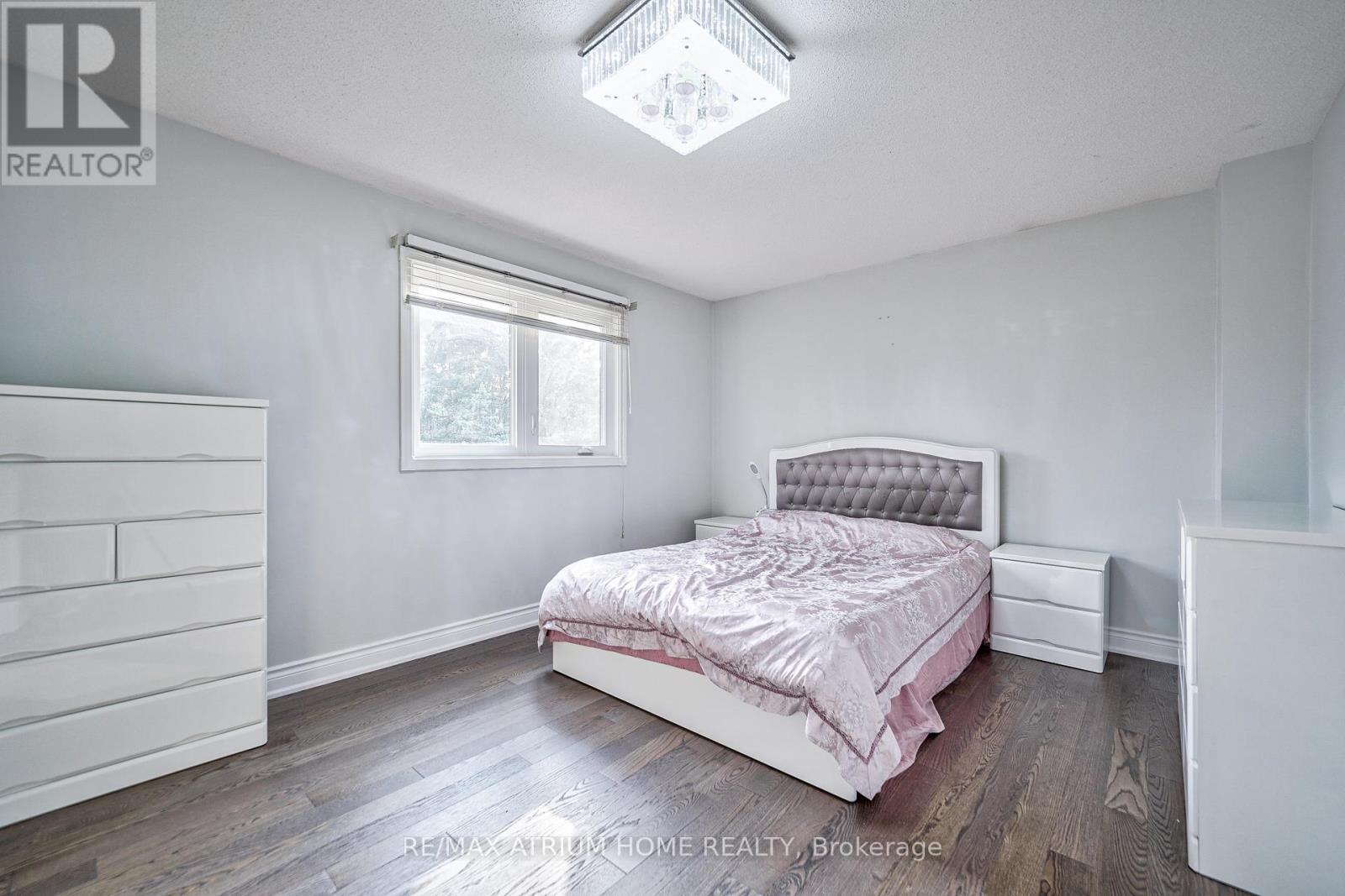 61 Trothen Circle, Markham, ON - Indoor Photo Showing Bedroom