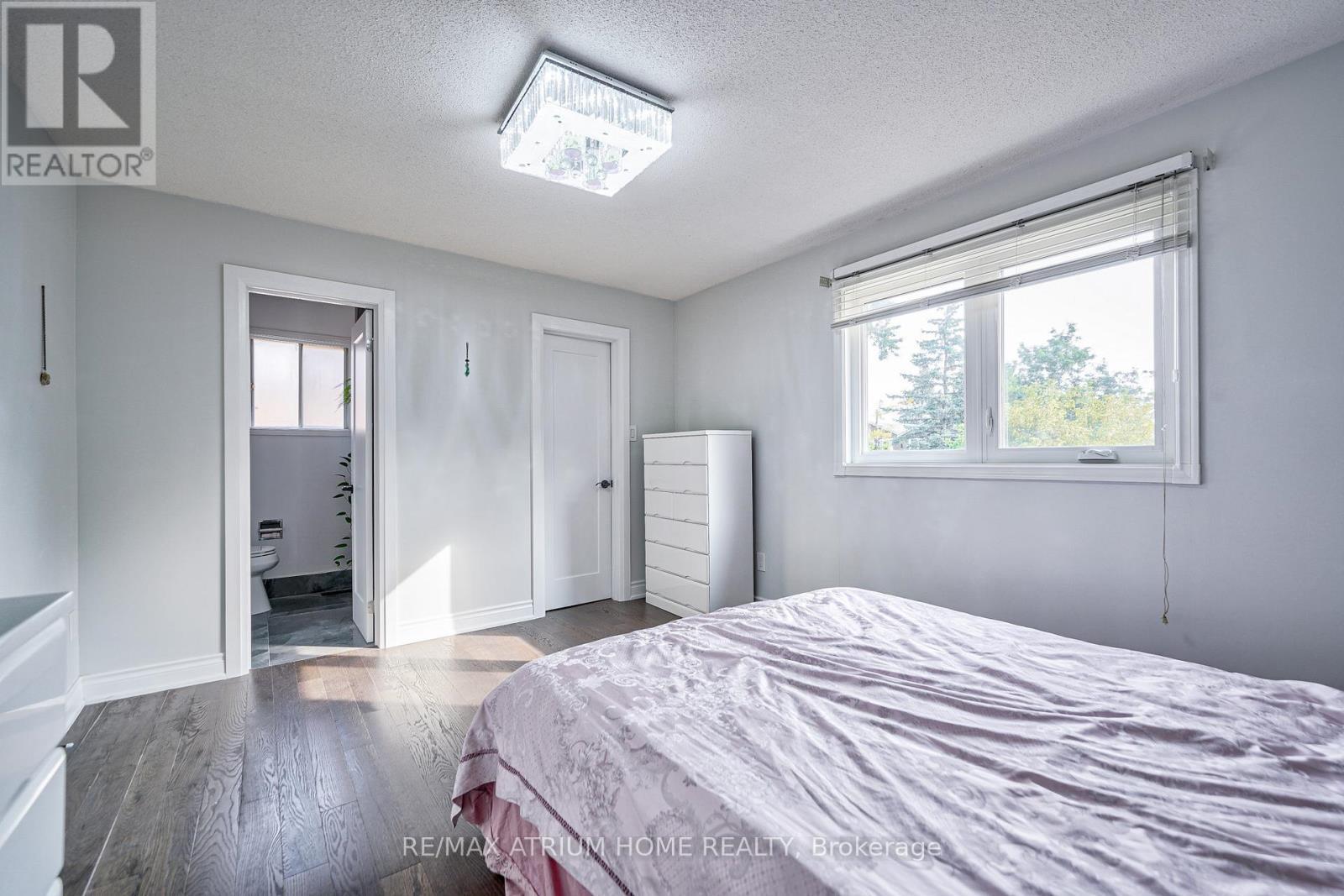 61 Trothen Circle, Markham, ON - Indoor Photo Showing Bedroom
