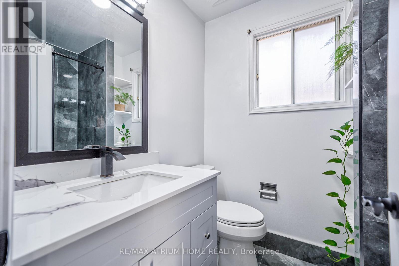 61 Trothen Circle, Markham, ON - Indoor Photo Showing Bathroom