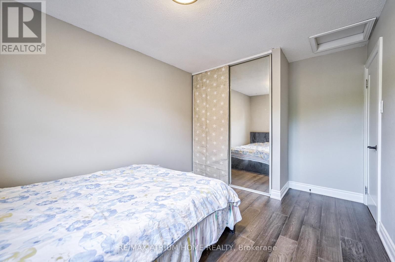 61 Trothen Circle, Markham, ON - Indoor Photo Showing Bedroom
