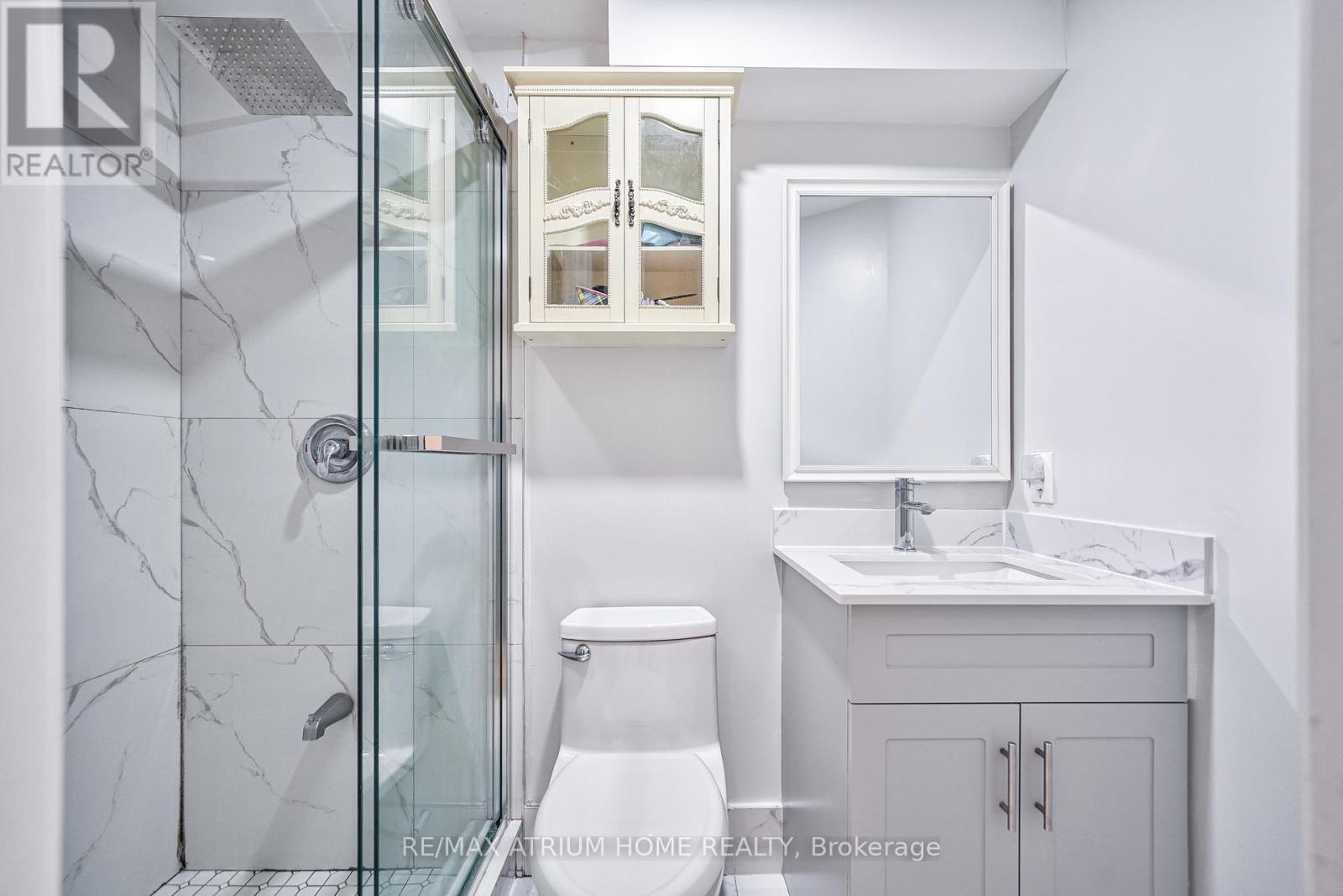 61 Trothen Circle, Markham, ON - Indoor Photo Showing Bathroom