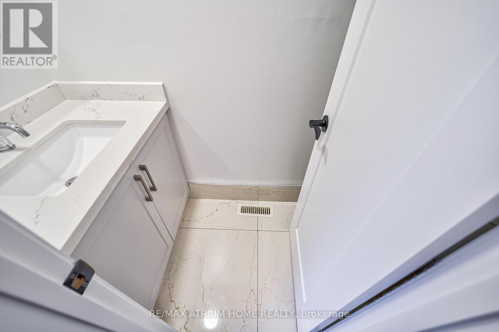 61 Trothen Circle, Markham, ON - Indoor
