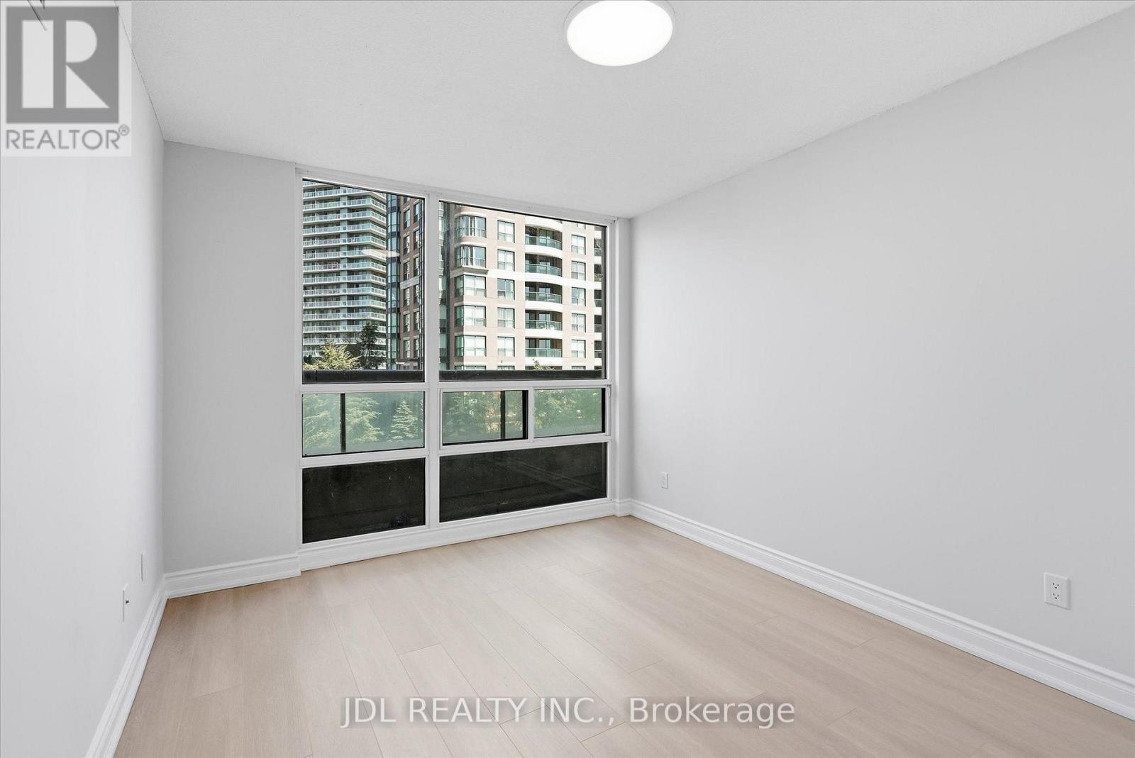 516 - 503 Beecroft Road, Toronto, ON - Indoor Photo Showing Other Room