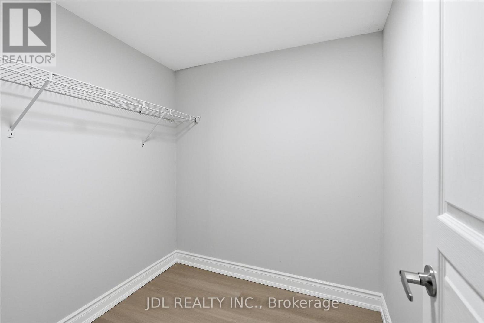 516 - 503 Beecroft Road, Toronto, ON - Indoor With Storage