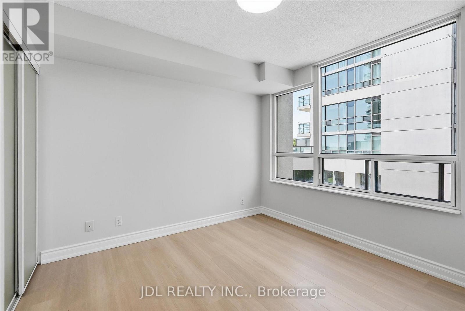 516 - 503 Beecroft Road, Toronto, ON - Indoor Photo Showing Other Room