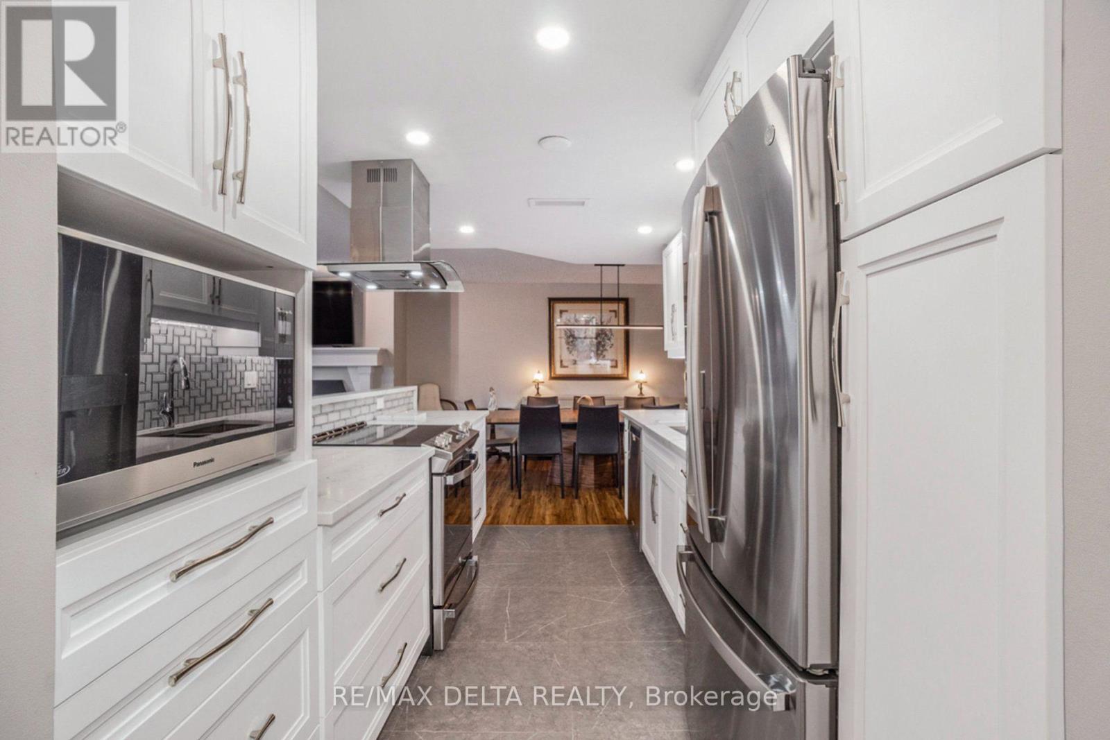 304 - 295 Gilmour Street, Ottawa, ON - Indoor Photo Showing Kitchen With Double Sink