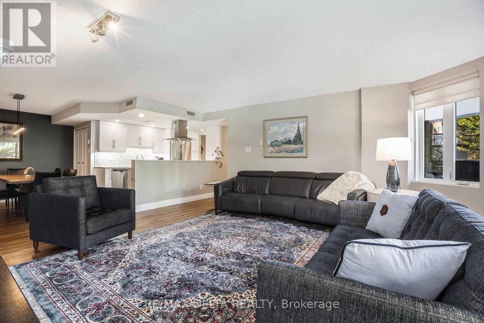 304 - 295 Gilmour Street, Ottawa, ON - Indoor Photo Showing Living Room