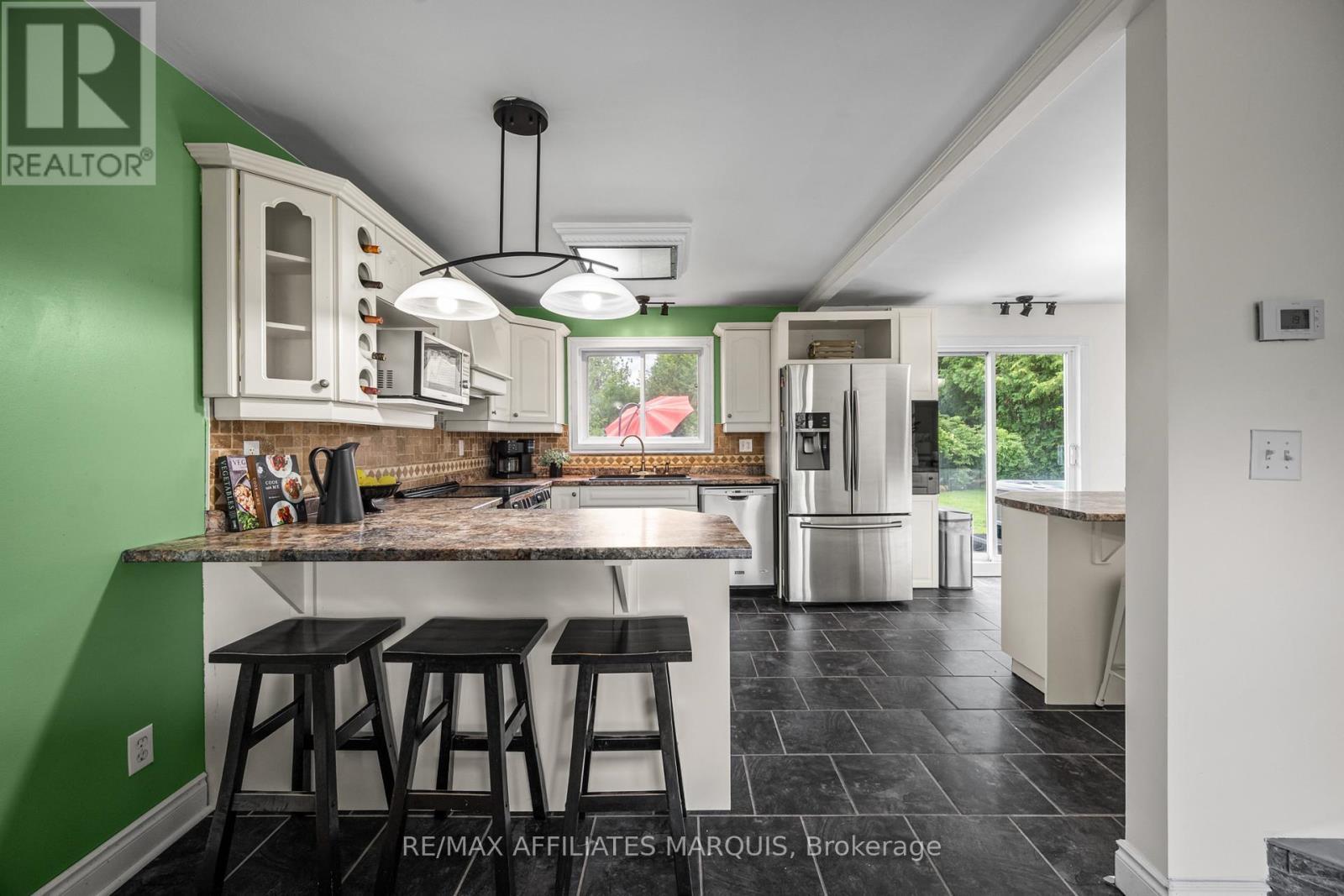 3 Sunset Drive, Rideau Lakes, ON - Indoor Photo Showing Kitchen