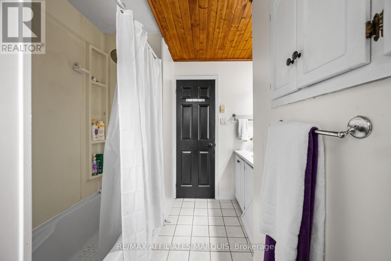 3 Sunset Drive, Rideau Lakes, ON - Indoor Photo Showing Bathroom