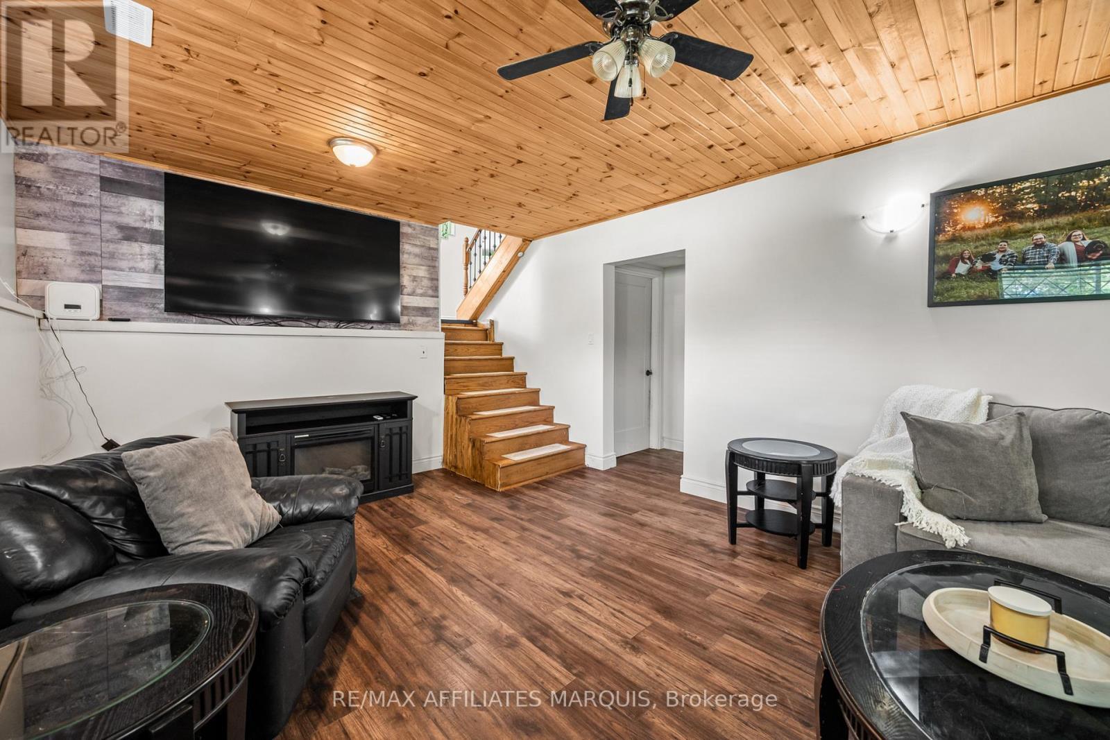 3 Sunset Drive, Rideau Lakes, ON - Indoor Photo Showing Living Room With Fireplace