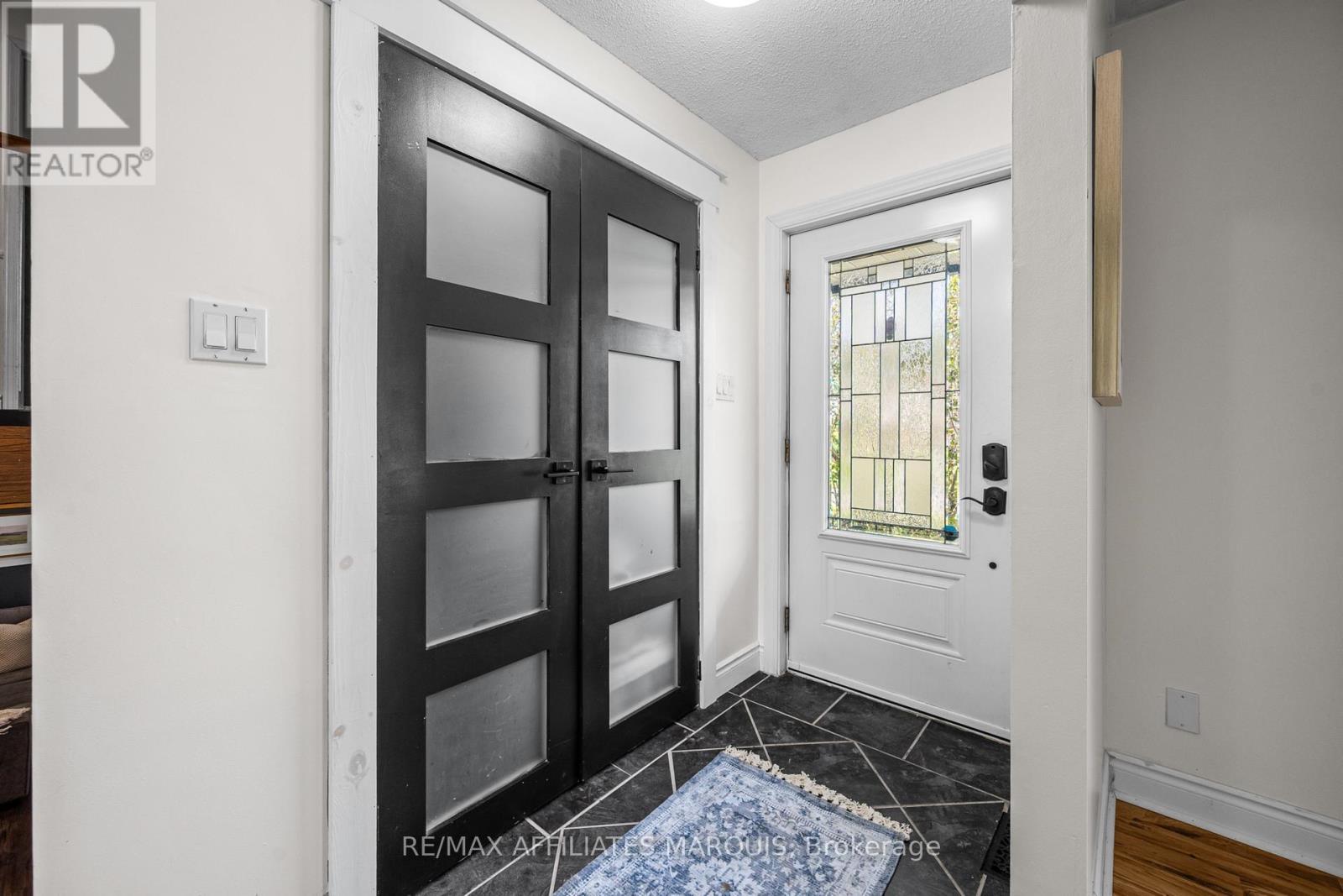 3 Sunset Drive, Rideau Lakes, ON - Indoor Photo Showing Other Room
