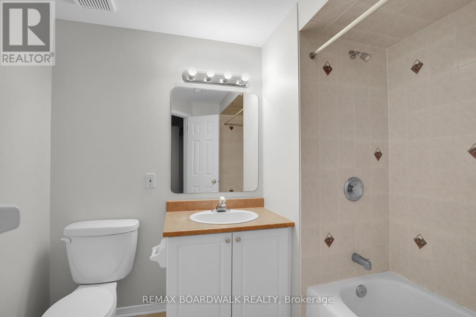 Basement Bathroom - 5 Maple Park Private, Ottawa, ON - Indoor Photo Showing Bathroom