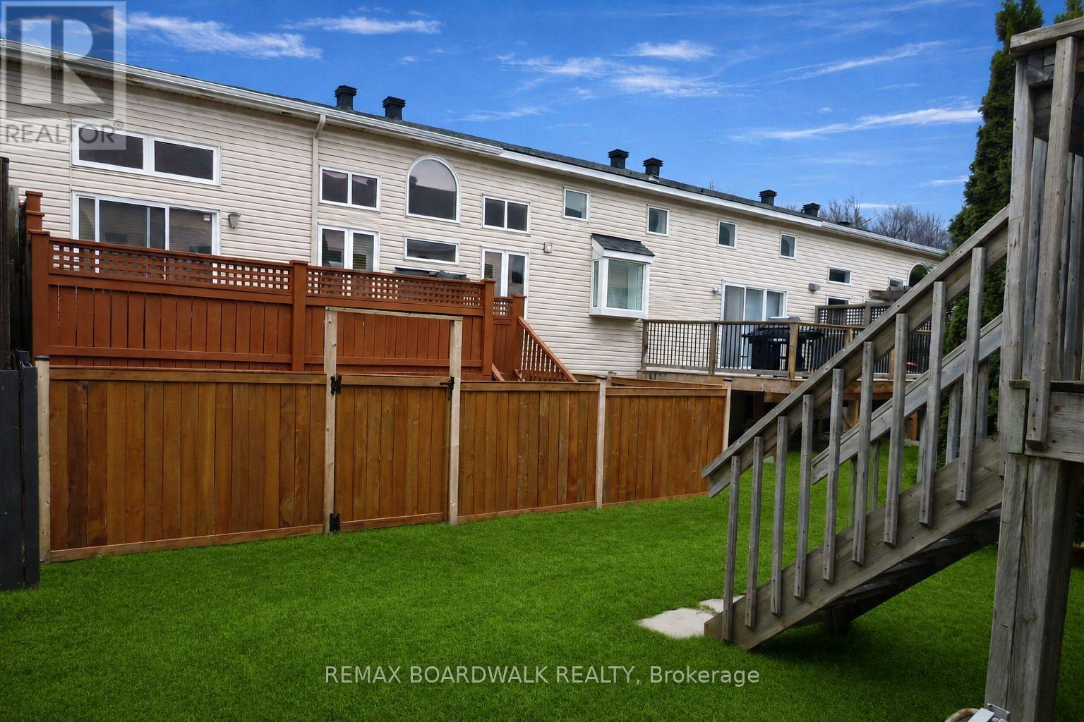 5 Maple Park Private, Ottawa, ON - Outdoor