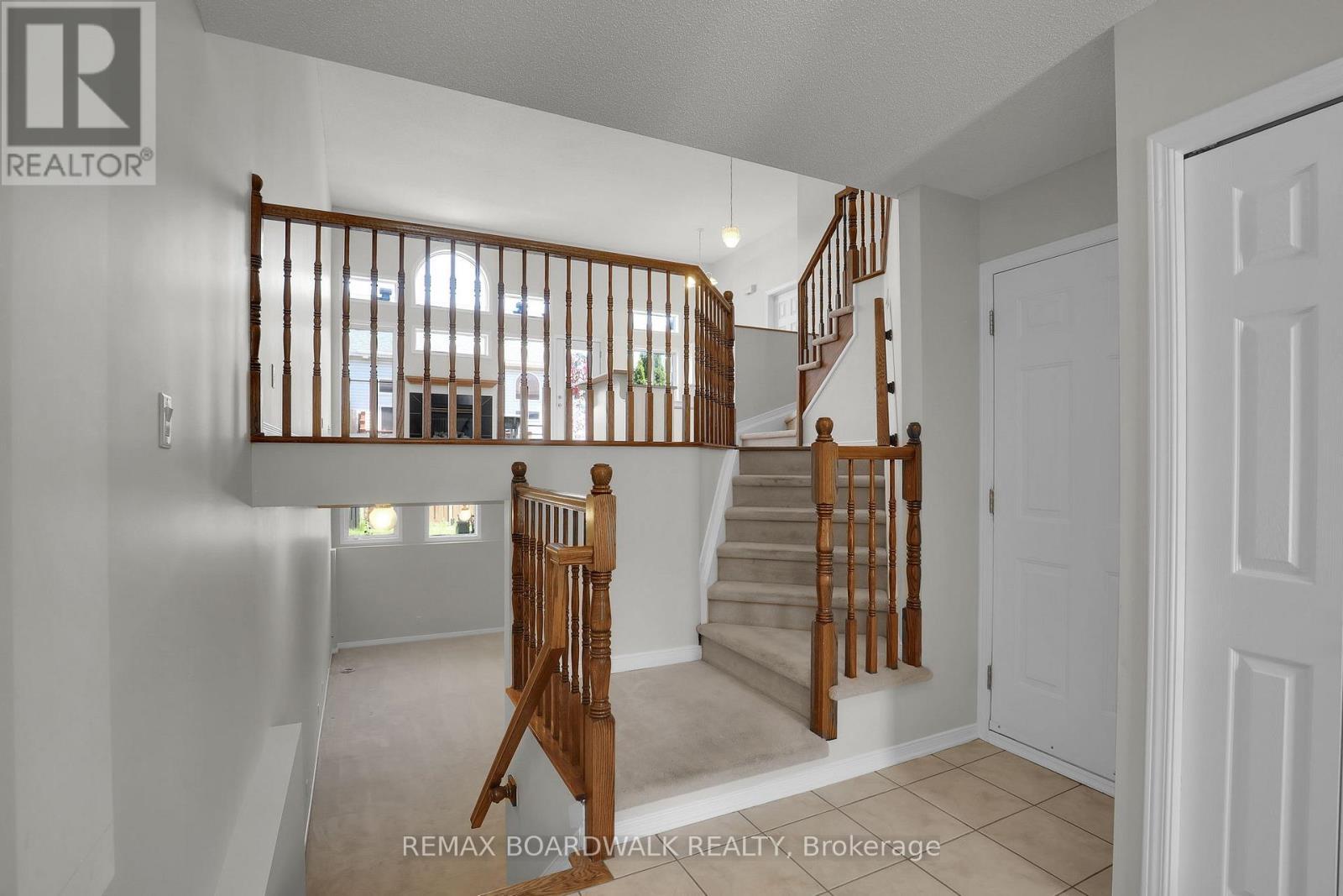 5 Maple Park Private, Ottawa, ON - Indoor Photo Showing Other Room