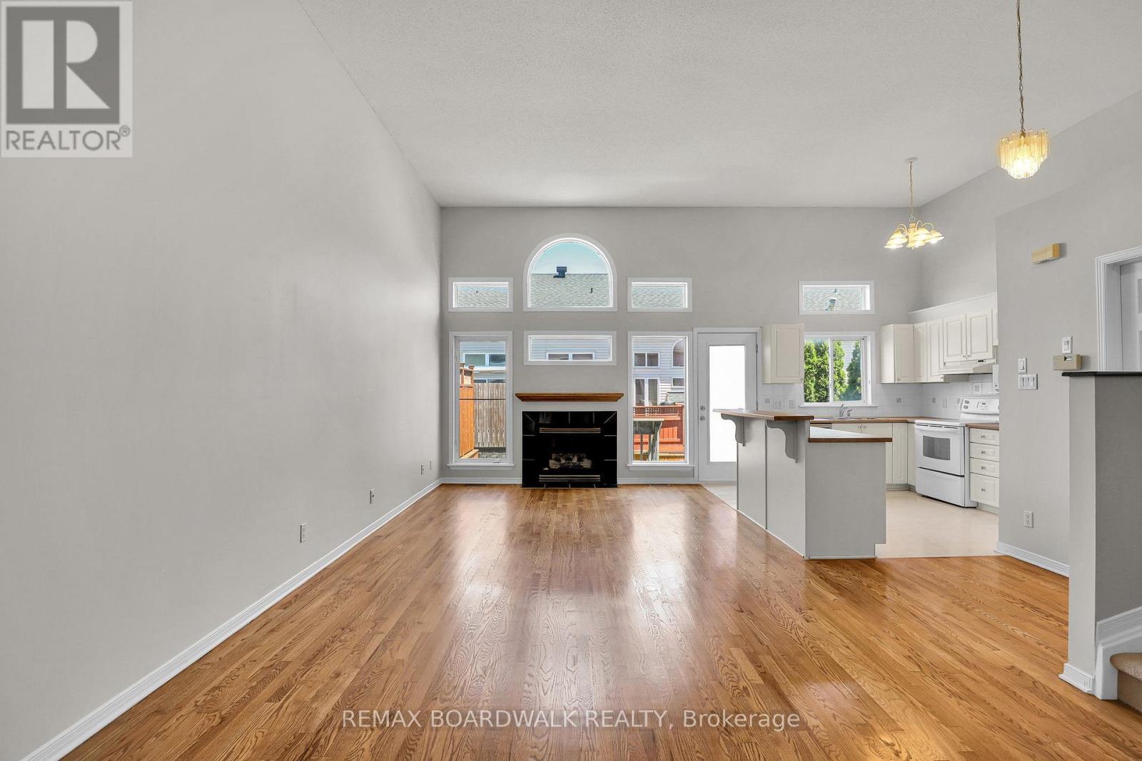 5 Maple Park Private, Ottawa, ON - Indoor With Fireplace
