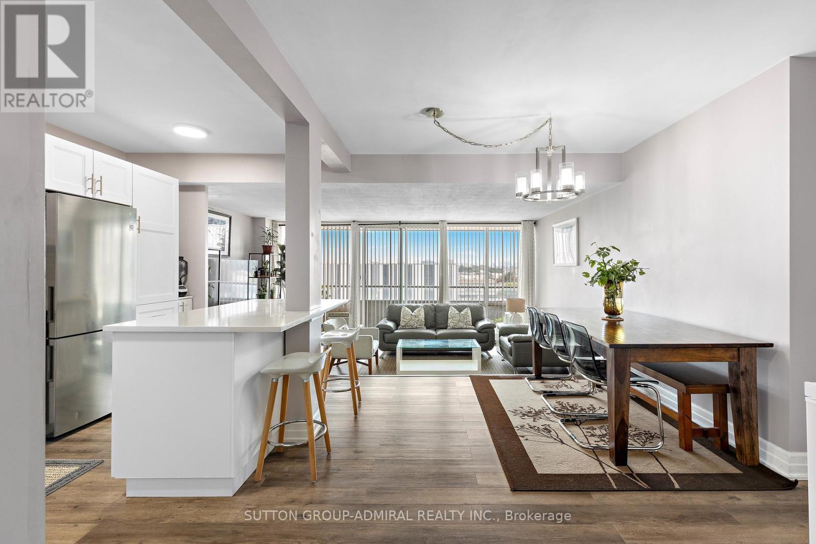 513 - 1 Four Winds Drive, Toronto, ON - Indoor