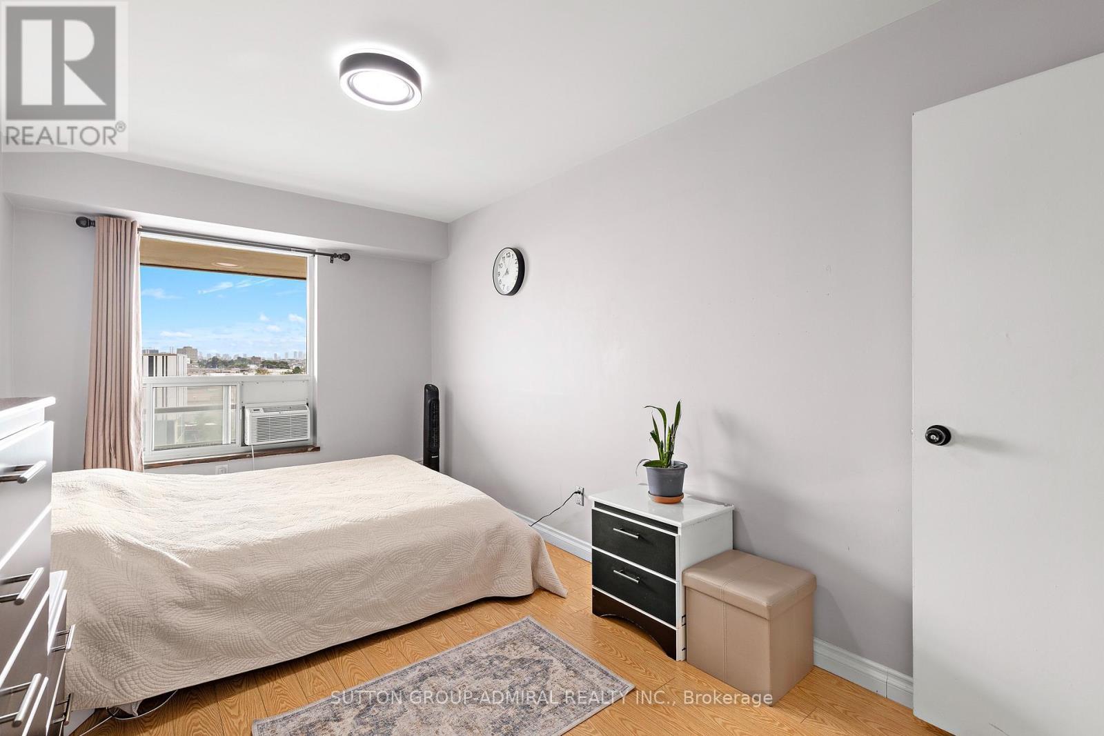 513 - 1 Four Winds Drive, Toronto, ON - Indoor Photo Showing Bedroom