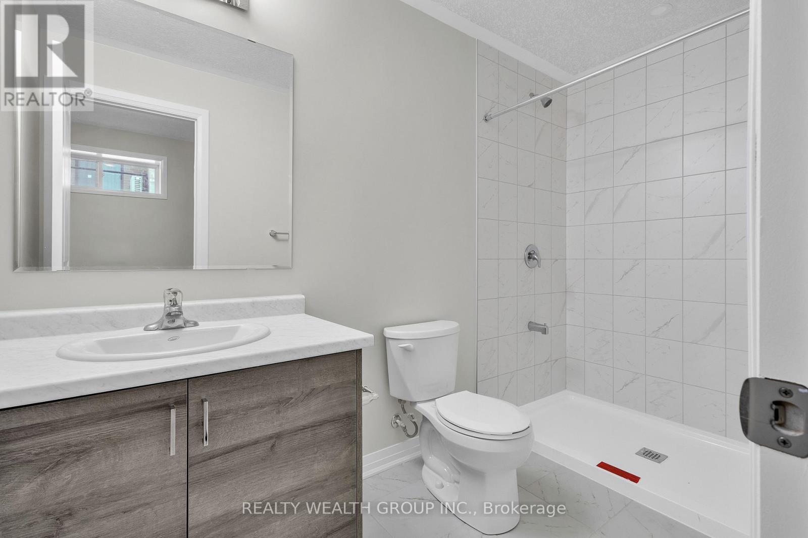 69 - 25 Isherwood Avenue N, Cambridge, ON - Indoor Photo Showing Bathroom
