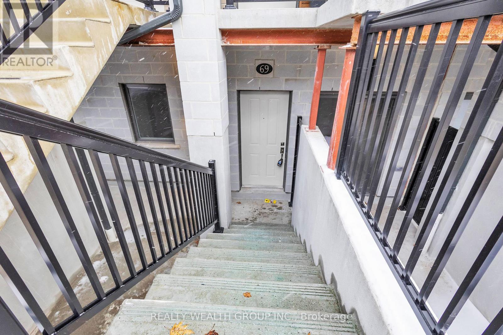 69 - 25 Isherwood Avenue N, Cambridge, ON - Outdoor
