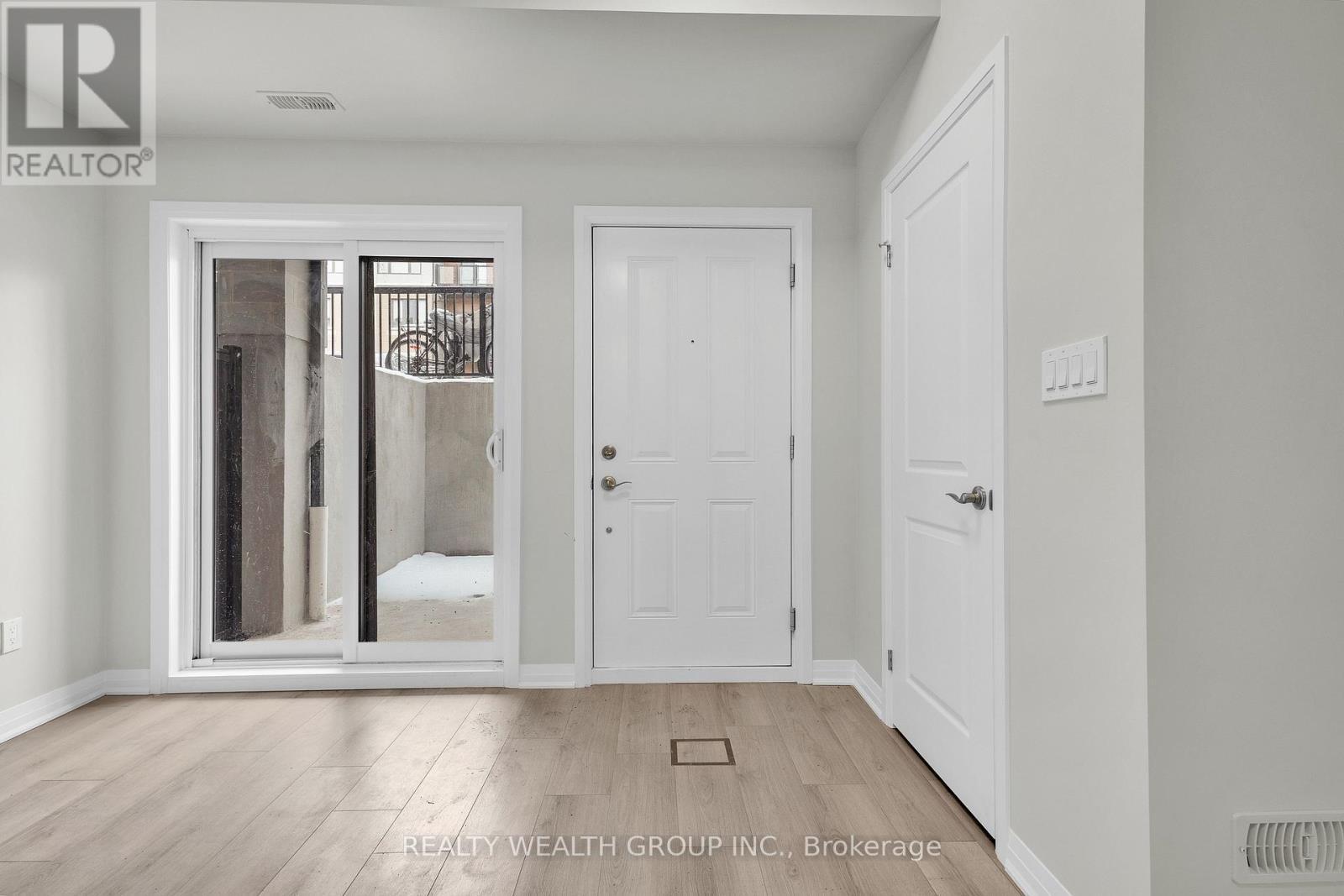 69 - 25 Isherwood Avenue N, Cambridge, ON - Indoor Photo Showing Other Room