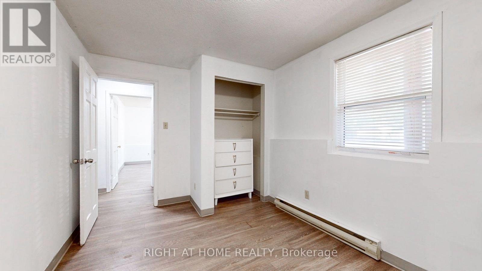379 Erb Street W, Waterloo, ON - Indoor