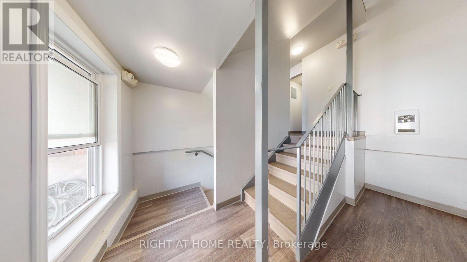 379 Erb Street W, Waterloo, ON - Indoor Photo Showing Other Room