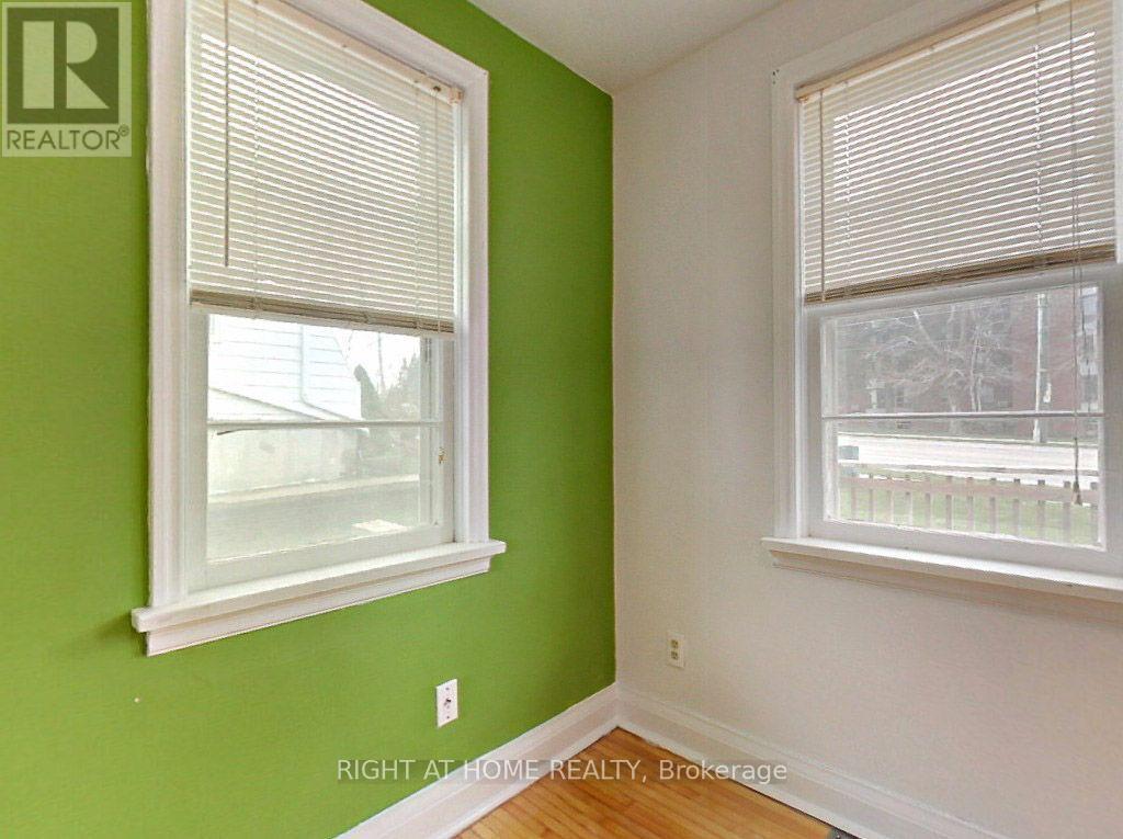 379 Erb Street W, Waterloo, ON - Indoor Photo Showing Other Room