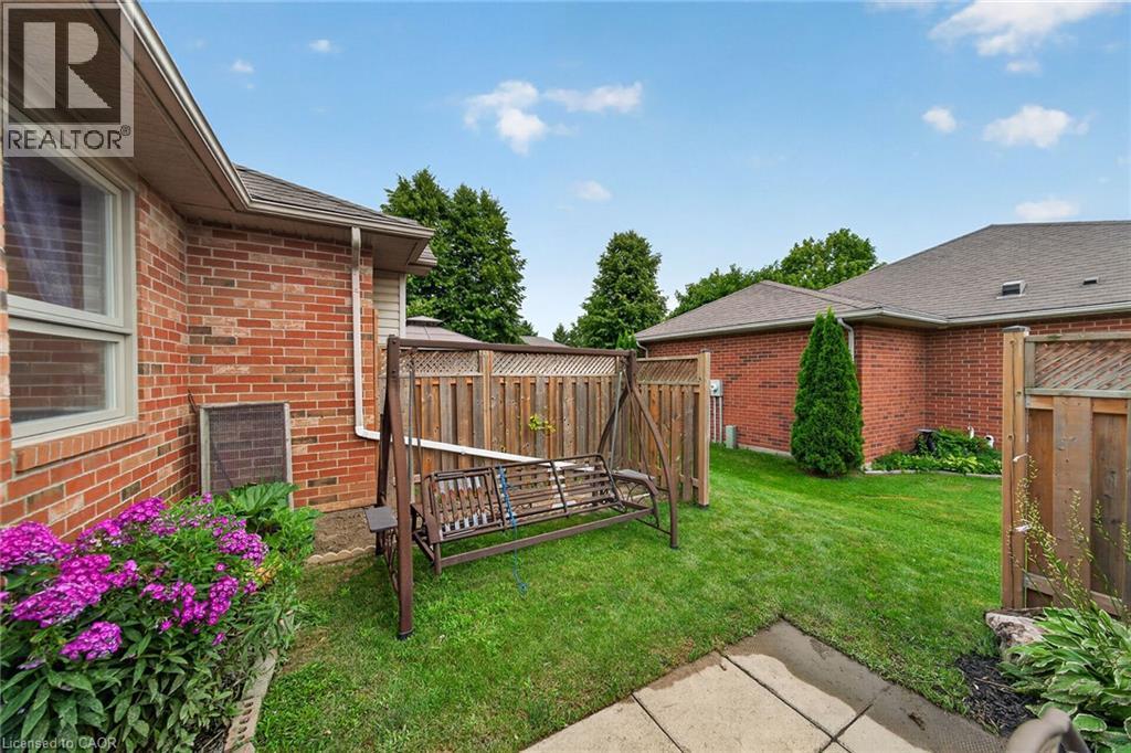 21 Twentyplace Boulevard, Hamilton, ON - Outdoor With Exterior
