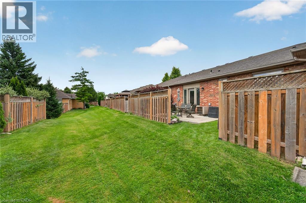 21 Twentyplace Boulevard, Hamilton, ON - Outdoor