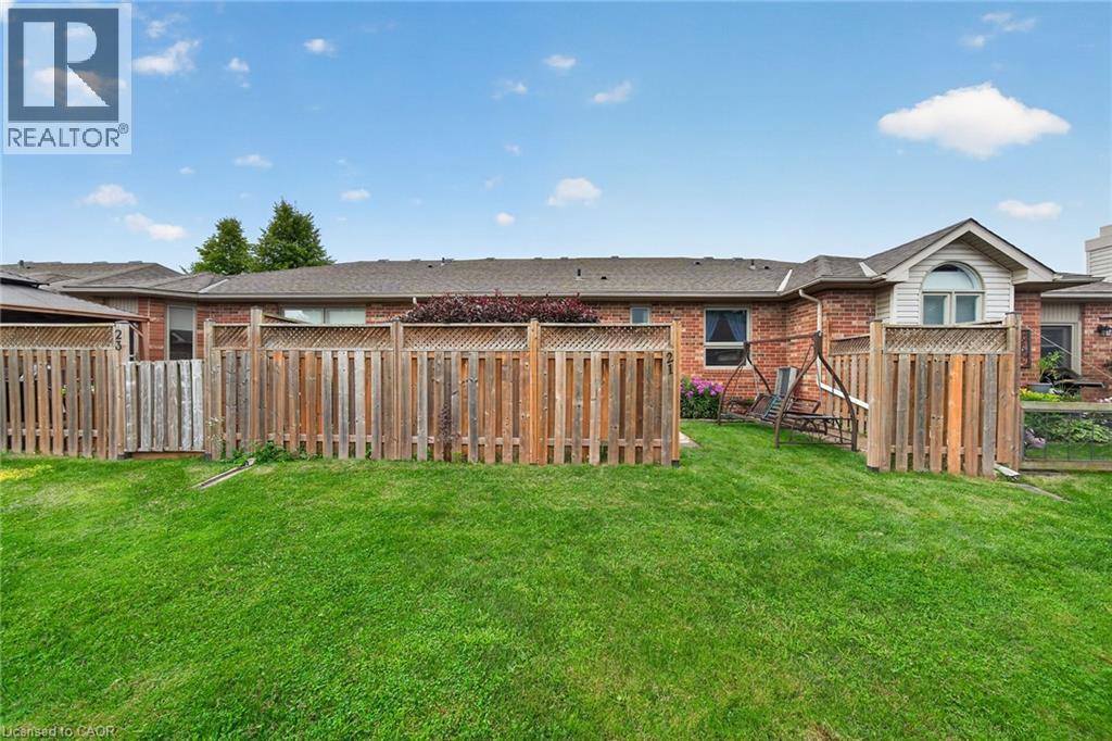 21 Twentyplace Boulevard, Hamilton, ON - Outdoor